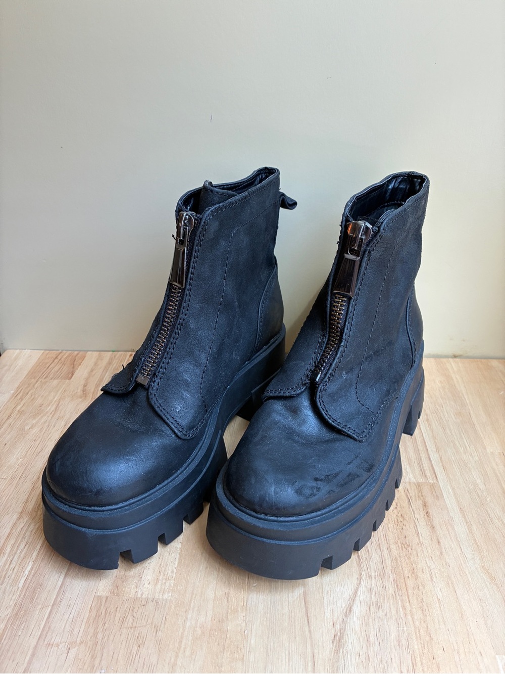 Gianni Bini GB Black Chunky Platform Zip Ankle Boots